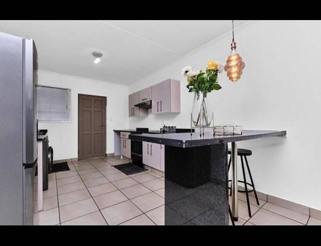 3 BEDROOM PROPERTY TO RENT IN LONEHILL